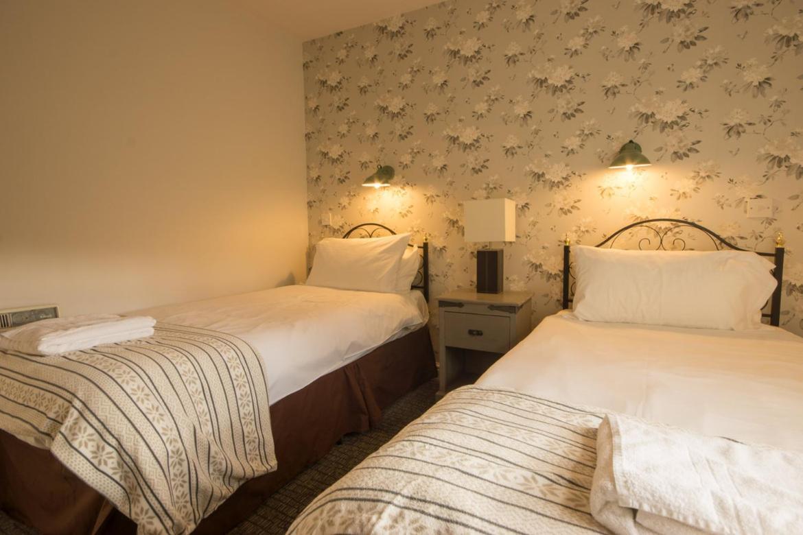 Eyam Cottage - Darwin Lake Holiday Village Матлок Екстер'єр фото